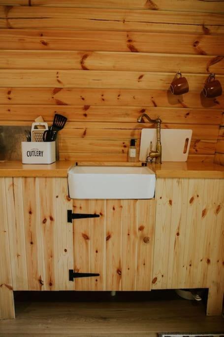 Oak Special Winter Offers - Hot Tub & Log Burner Apartment Barmouth Exterior photo